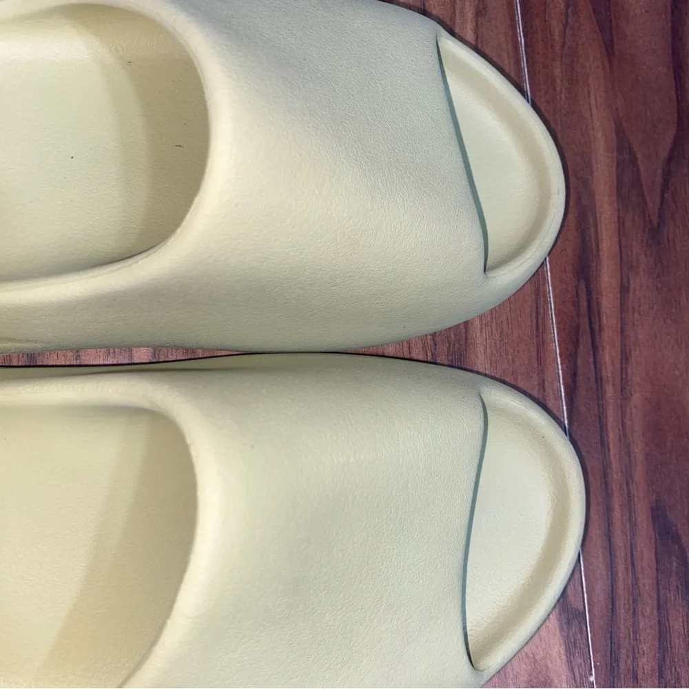 Adidas Yeezy Slide Resin Size 10 Men - Picture 7 of 12